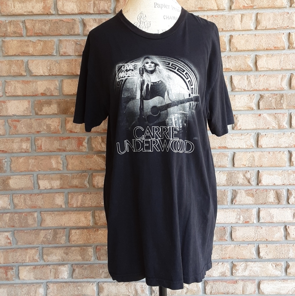 Carrie Underwood The Storyteller Tour Concert T-shirt.